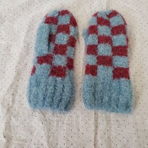 New urban outfitters gloves